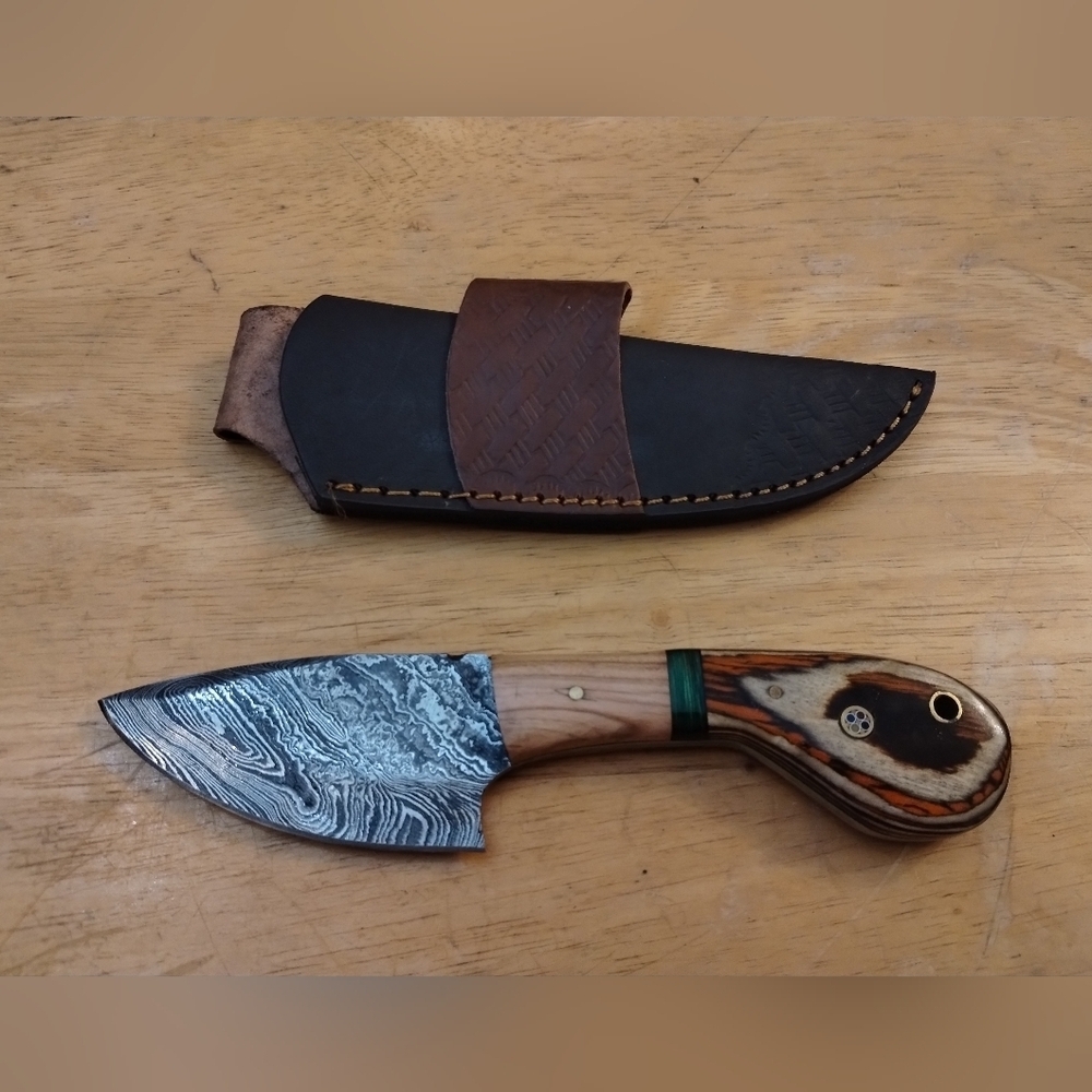 New Men's Damascus Steel Blade Knife with Sheath